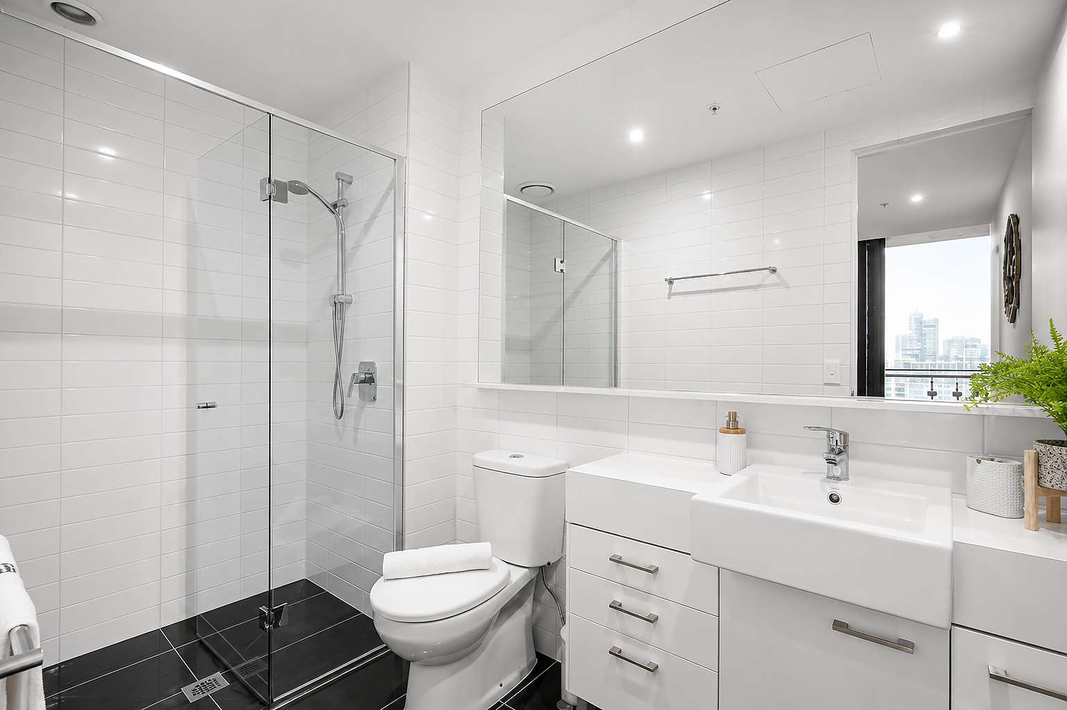 EPIC - 2201/118 Kavanagh Street, Southbank VIC 3001 - 2 Bedrooms Southbank Apartment