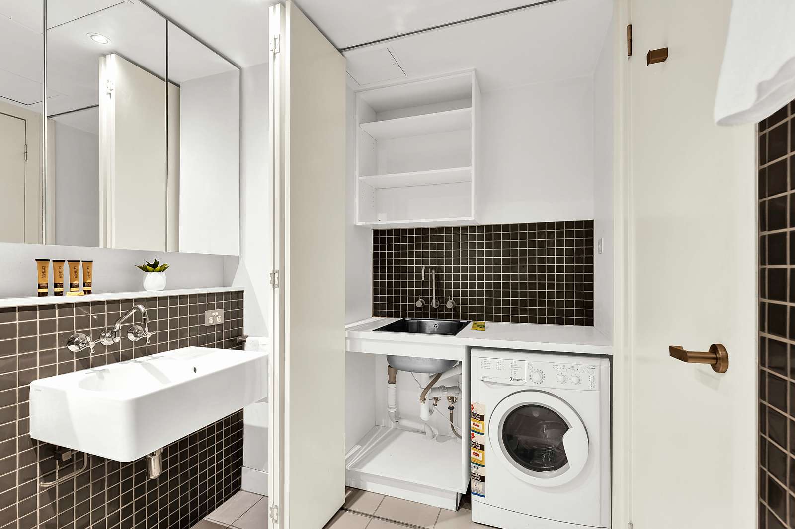 Freshwater Place - 2509/1 Freshwater Place, Southbank, 3006 - 2 Bedrooms Southbank Apartment