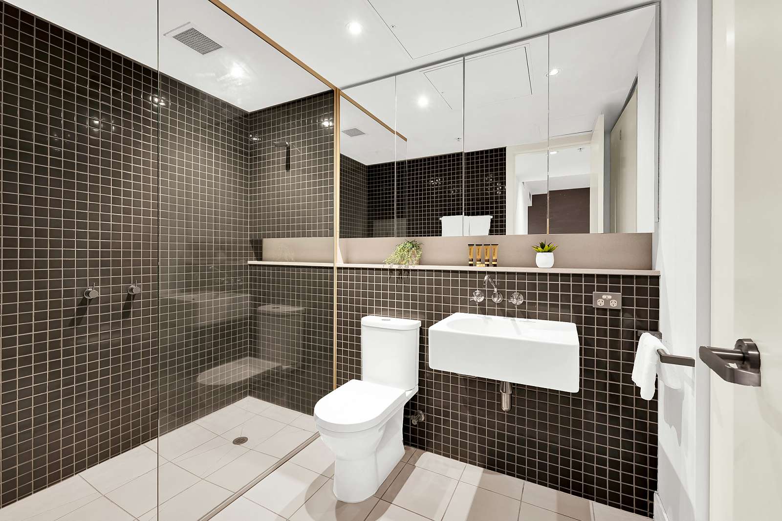 Freshwater Place - 2509/1 Freshwater Place, Southbank, 3006 - 2 Bedrooms Southbank Apartment