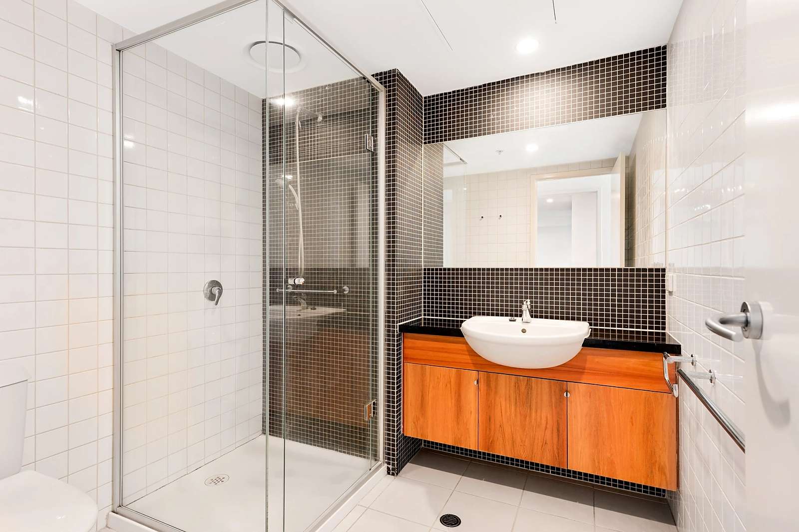 Gallery Tower - 1407/7 Riverside Quay, Southbank, 3006 - 2 Bedrooms Southbank Apartment