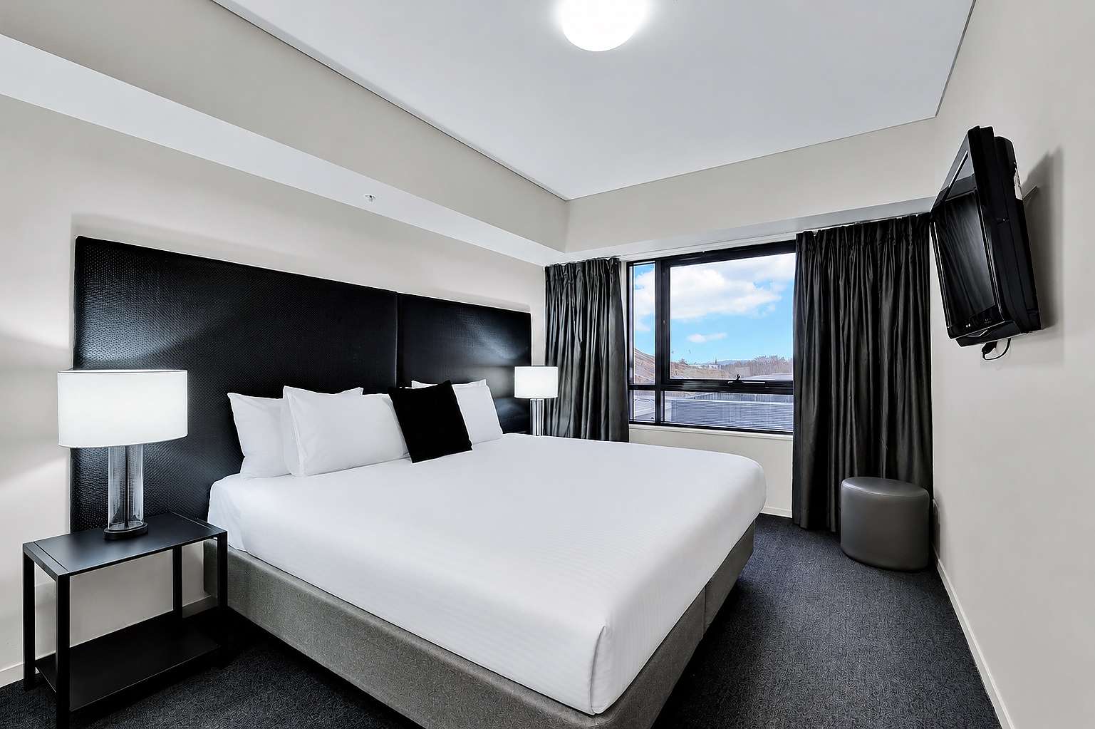 Gallery Tower - 912/31 City Road, Southbank VIC 3006 - 1 Bedroom Southbank Furnished Apartment