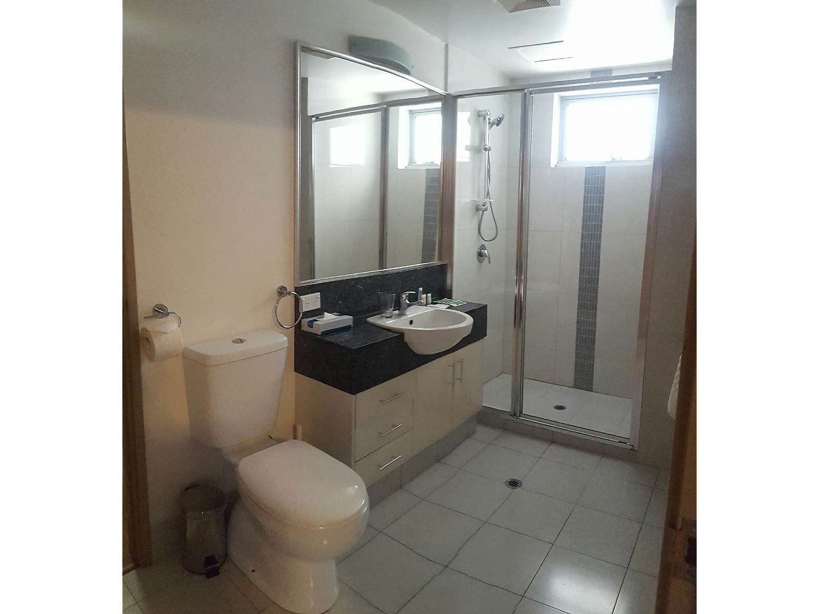 Actual Photos of a 2 Bedroom 1 bathroom 188 Apartments 86-Verandah-Apartments-accomodation-258