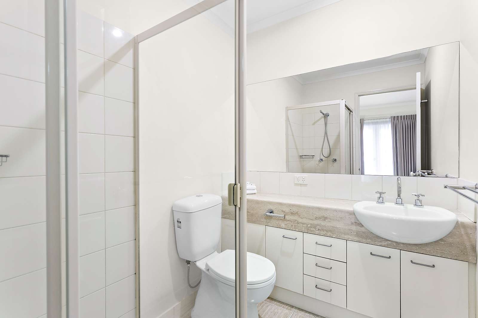 Actual Photos of a 2 Bedroom Residence Aligned Corporate Residences Kew 427-Kew-Junction-Residences-accomodation-31