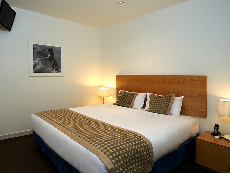 Actual Photos of a Three Bedroom Apartment Amity Apartment Hotels South Yarra 221-Letico-Serviced-Apartments-ATF-E-&-M-Discretionary-Trust-accomodation-6