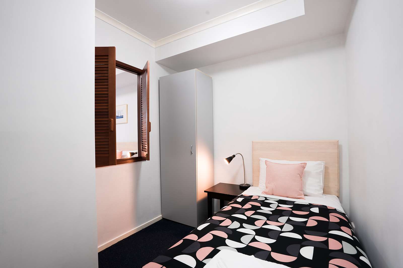 Actual Photos of a Superior One Bedroom - SUP Arrow on Spencer Harbourlight 388-HARBOURLIGHT-AUST-PTY-LTD-accomodation-4