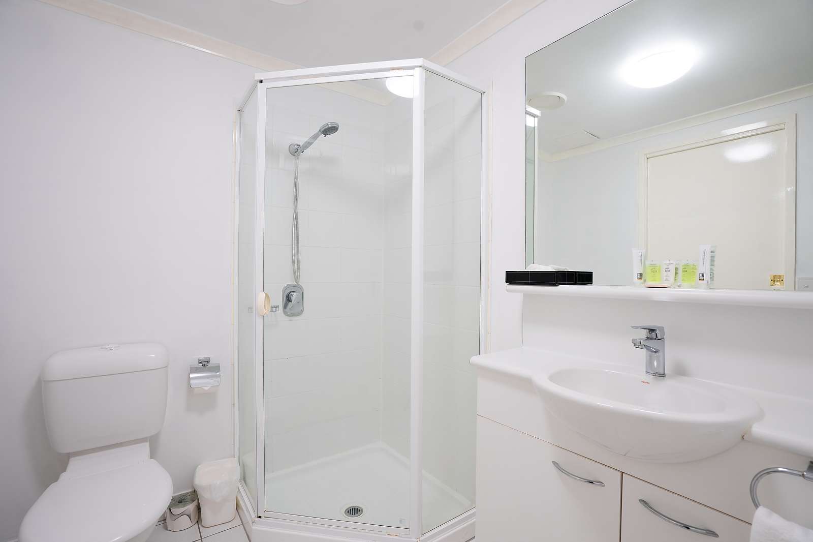 Actual Photos of a Superior One Bedroom - SUP Arrow on Spencer Harbourlight 388-HARBOURLIGHT-AUST-PTY-LTD-accomodation-4