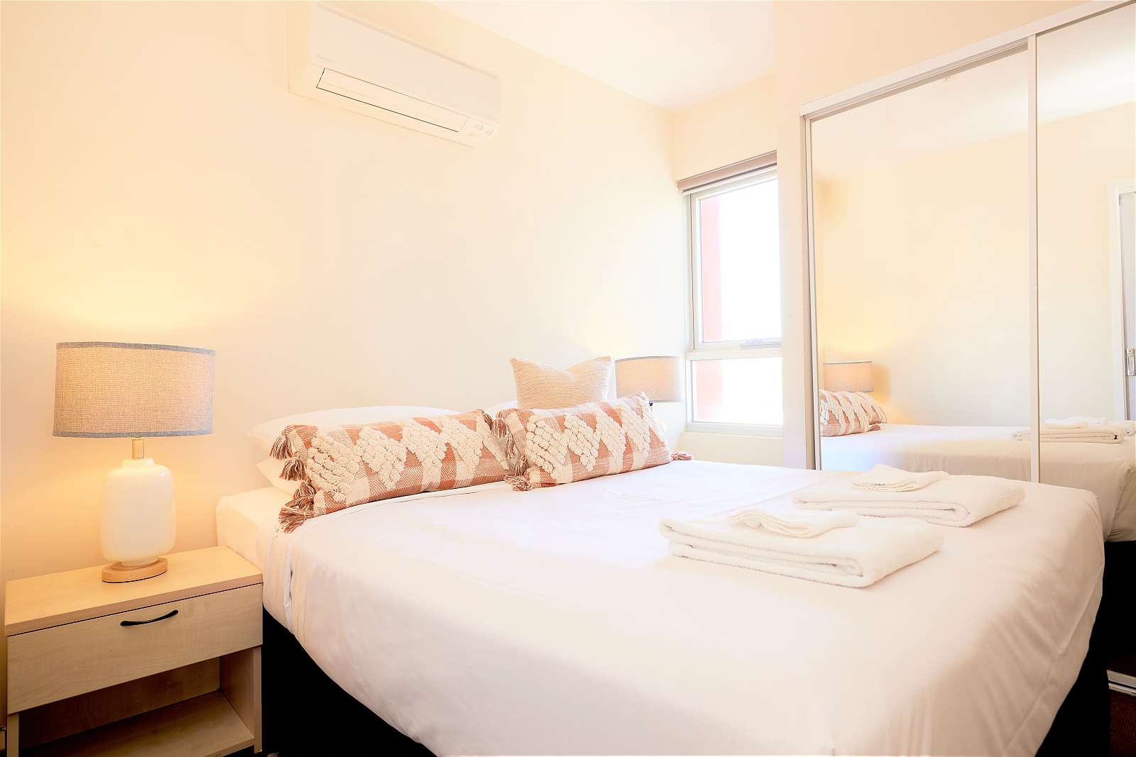 Actual Photos of a 2 Bedroom Family Apartment Arrow On Swanston 376-Arrow-On-Swanston-Pty-Ltd-accomodation-217