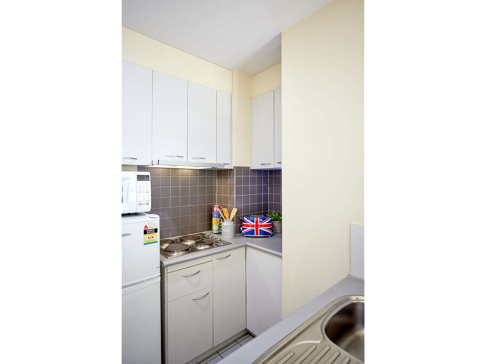 Actual Photos of a 2 Bedroom Family Apartment Arrow On Swanston 376-Arrow-On-Swanston-Pty-Ltd-accomodation-217