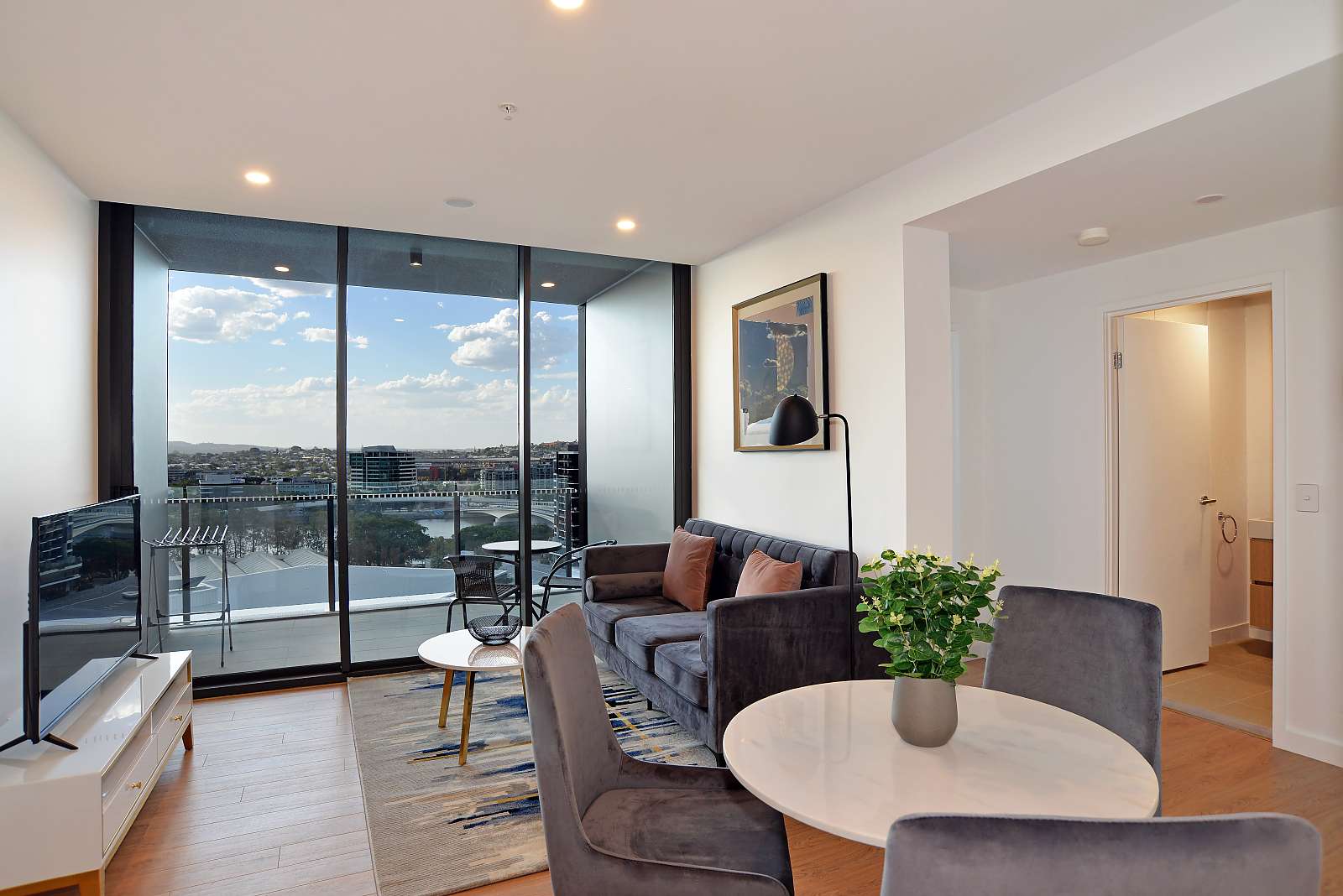 Actual Photos of a 1 Bedroom 1 Bathroom Brisbane One 478-Song-Properties-accomodation-69