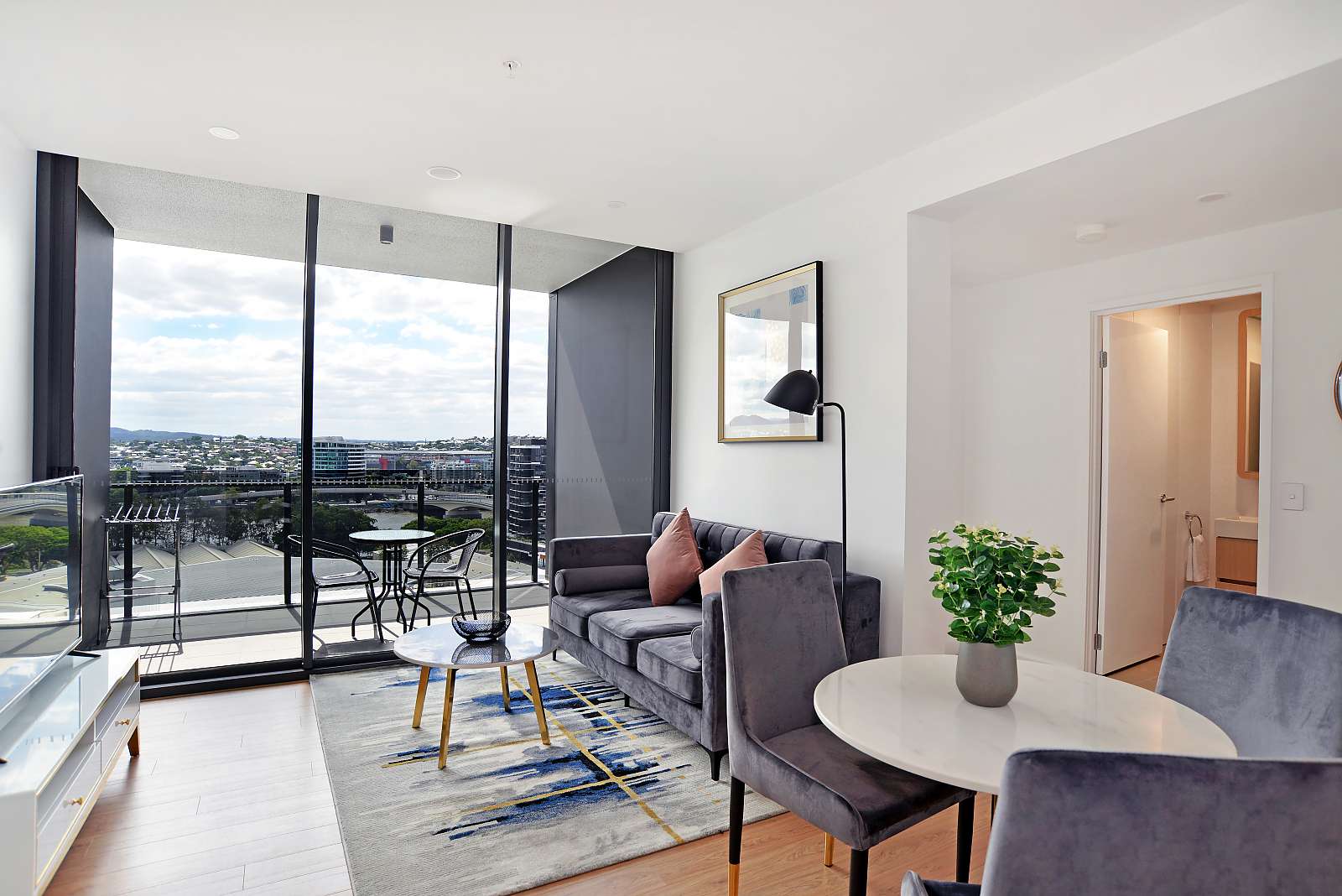 Actual Photos of a 2 Bedroom 1 Bathroom Brisbane One 478-Song-Properties-accomodation-69