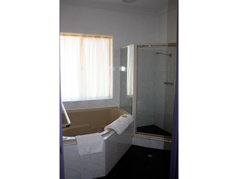 Actual Photos of a Two Bedroom Chalet Chalets on Stoneville 84-John-Fomenko-T/A-Chalets-on-Stoneville-accomodation-54