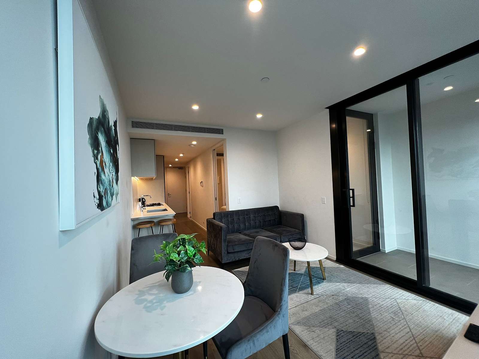 Actual Photos of a 1 Bedroom CLLIX Australia 108 Apartments 486-Song-Properties-accomodation-3