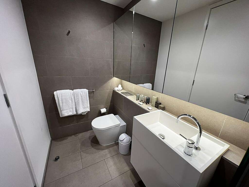 Actual Photos of a 2 Bedroom CLLIX Australia 108 Apartments 486-Song-Properties-accomodation-3