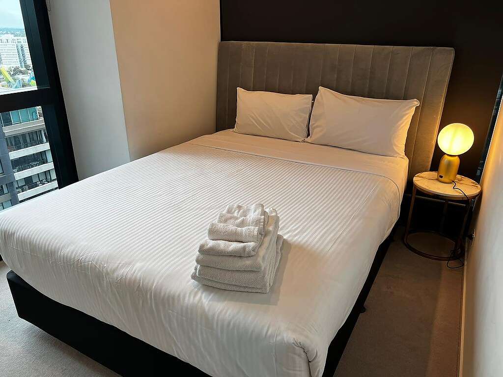 Actual Photos of a 2 Bedroom CLLIX Australia 108 Apartments 486-Song-Properties-accomodation-3