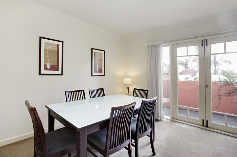Actual Photos of a 2 Bedroom Apartment Fitzroy Gardens Residence 49-Jade-Hospitality-Pty-Ltd-accomodation-24