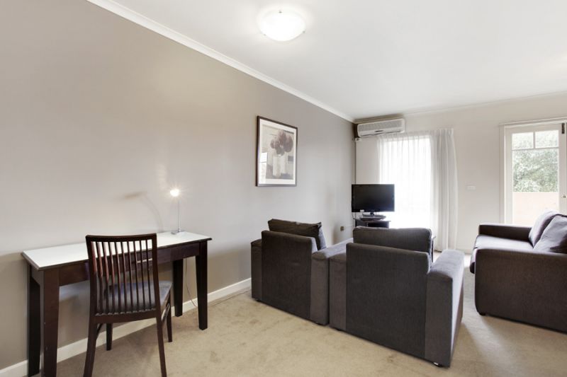Actual Photos of a 2 Bedroom Apartment Fitzroy Gardens Residence 49-Jade-Hospitality-Pty-Ltd-accomodation-24
