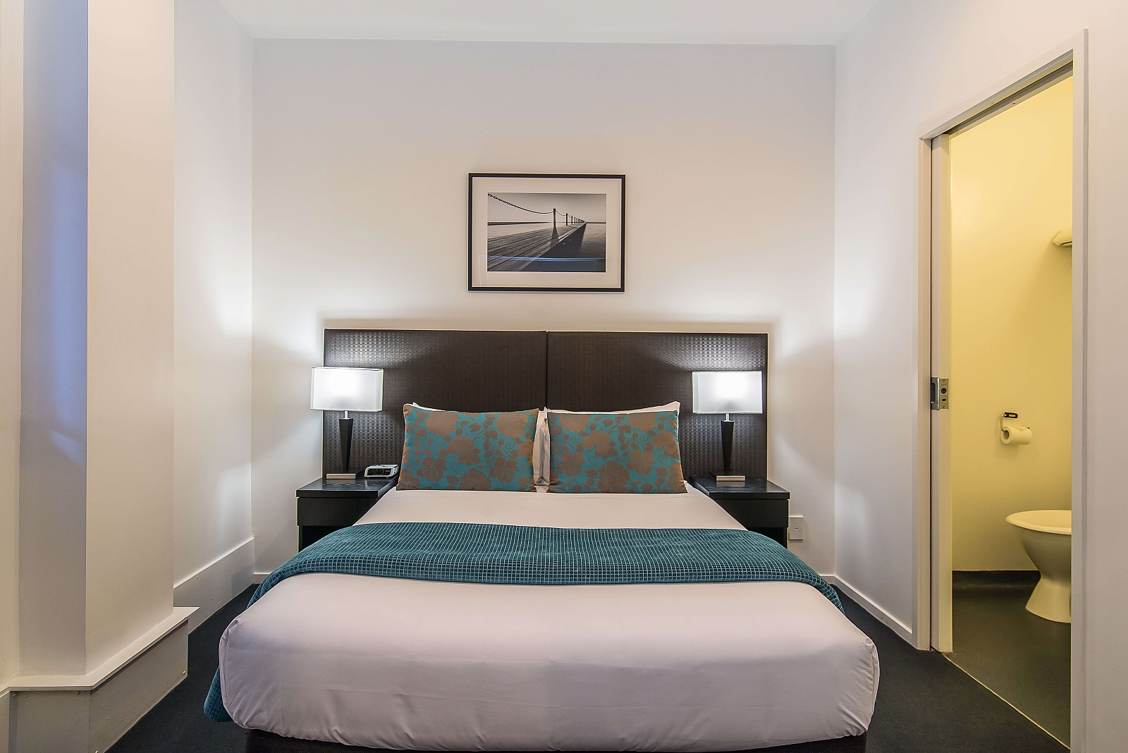 Actual Photos of a One Bedroom Apartment Gilmer Apartment Hotel 226-Rata-Road-Holdings-LTD-accomodation-15