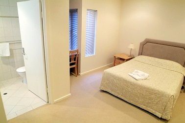 Actual Photos of a 2 bed Glenelg Beachside Apartments 133-Glenelg-Beachside-Apartments--accomodation-Glenelg