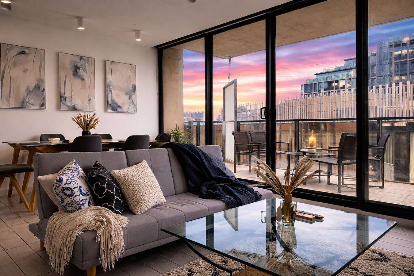 La Trobe Residences - 2 Bed 1 Bath | Deluxe Lacrosse  Apartment