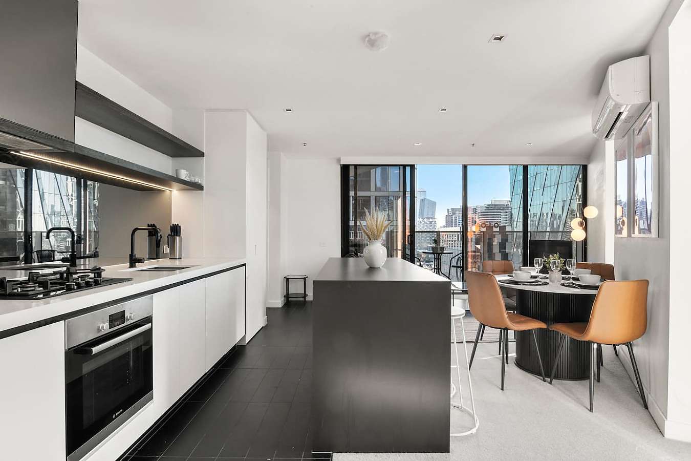 Actual Photos of a 2 Bed 2 Bath | City View La Trobe Residences 551-Live-Luxe-Pty-Ltd-accomodation-8