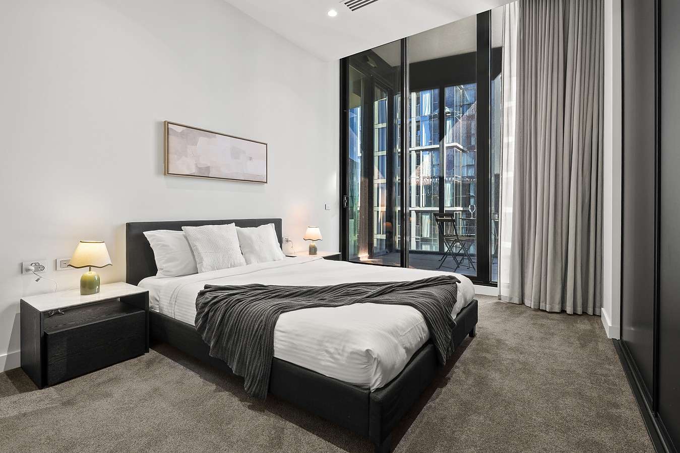 Actual Photos of a 2 Bed 2 Bath | Penthouse La Trobe Residences 551-Live-Luxe-Pty-Ltd-accomodation-8