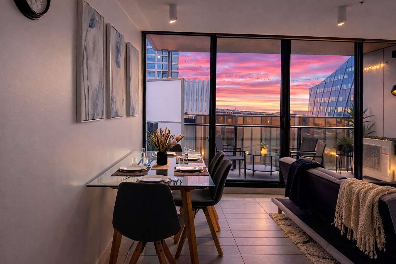 Actual Photos of a 2 Bed 1 Bath | Deluxe Lacrosse La Trobe Residences 551-Live-Luxe-Pty-Ltd-accomodation-8