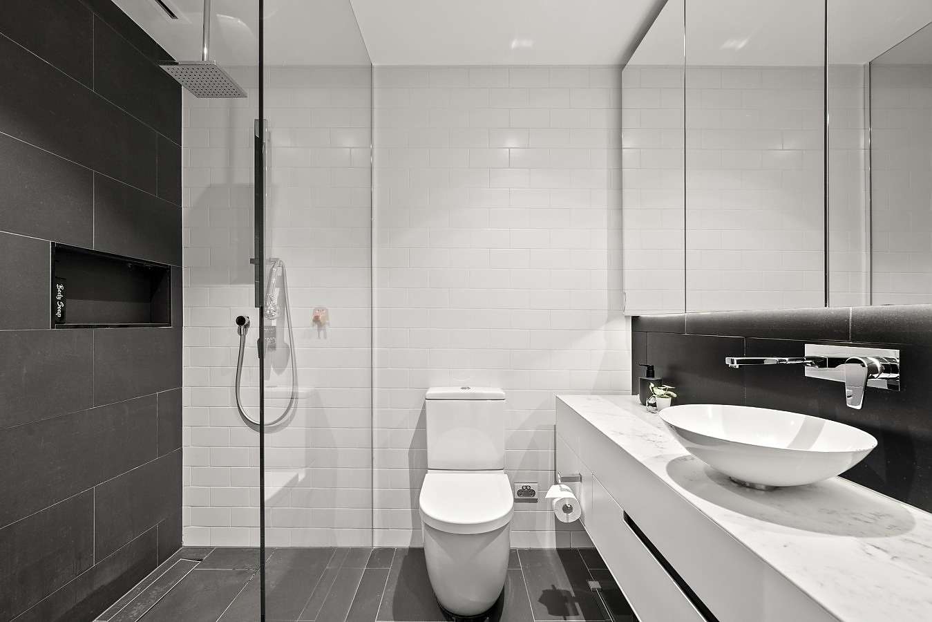 Actual Photos of a 2 Bed 2 Bath | Penthouse La Trobe Residences 551-Live-Luxe-Pty-Ltd-accomodation-8