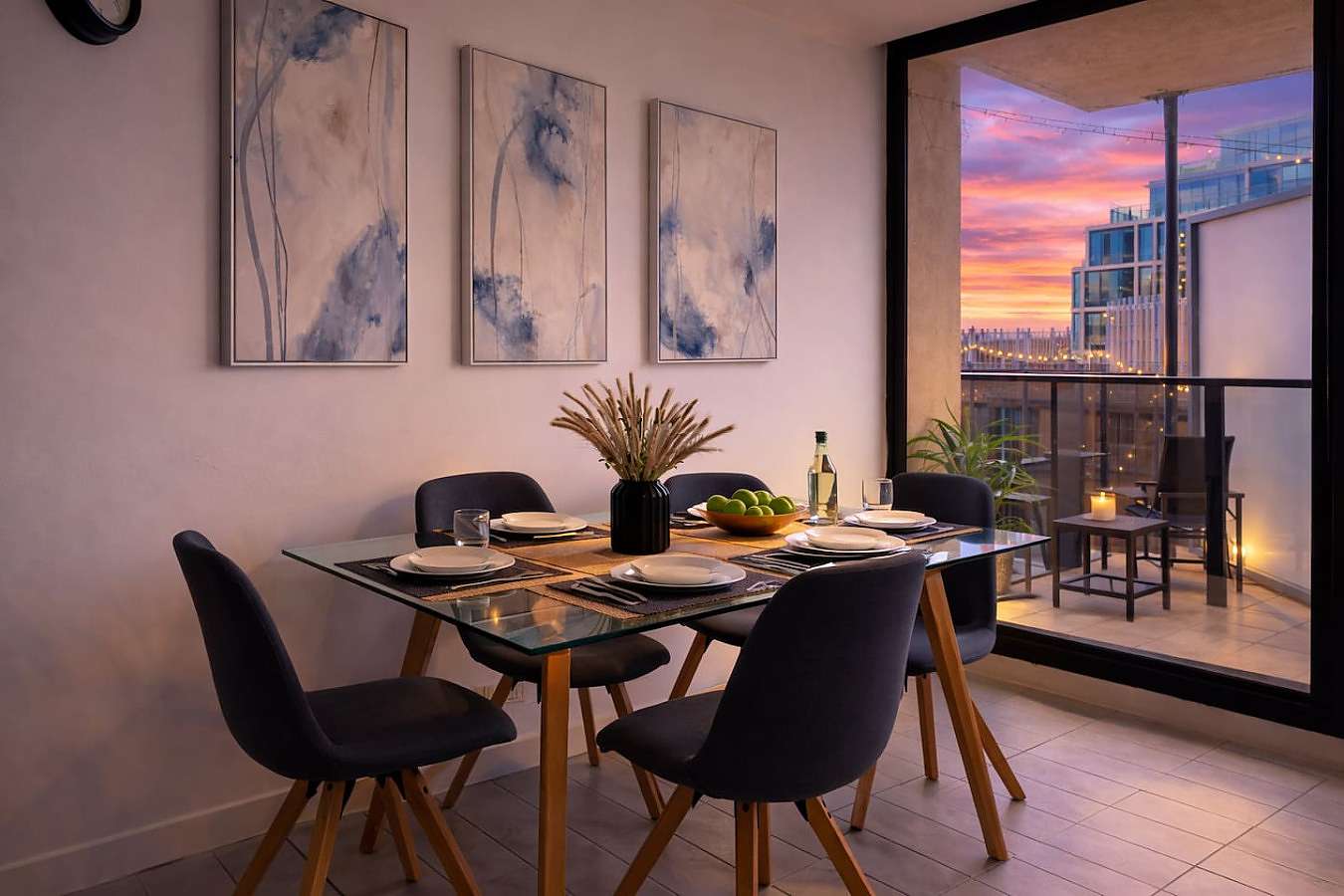 La Trobe Residences - 2 Bed 1 Bath | Deluxe Lacrosse  Apartment