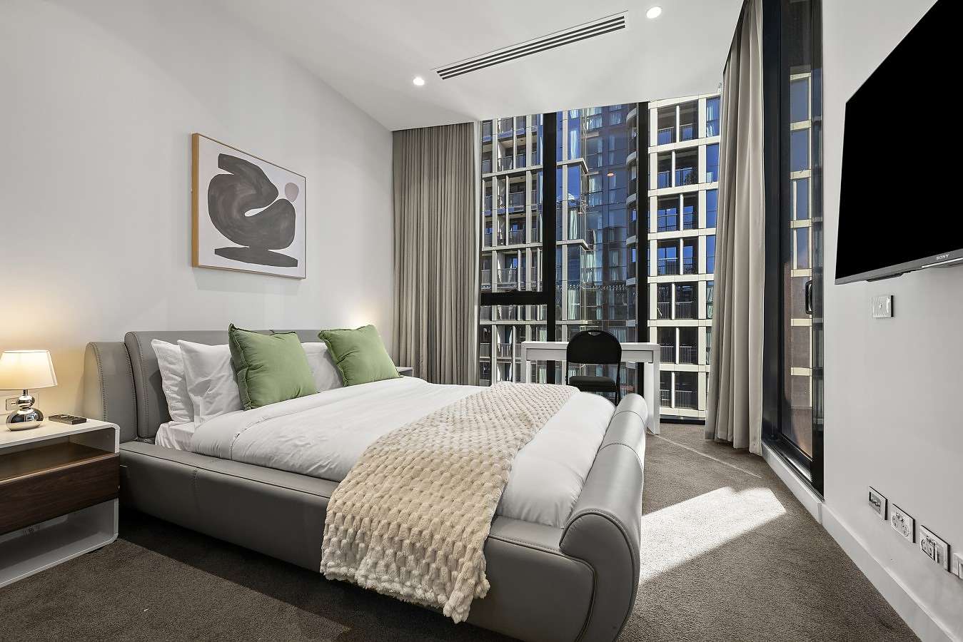 Actual Photos of a 2 Bed 2 Bath | Penthouse La Trobe Residences 551-Live-Luxe-Pty-Ltd-accomodation-8