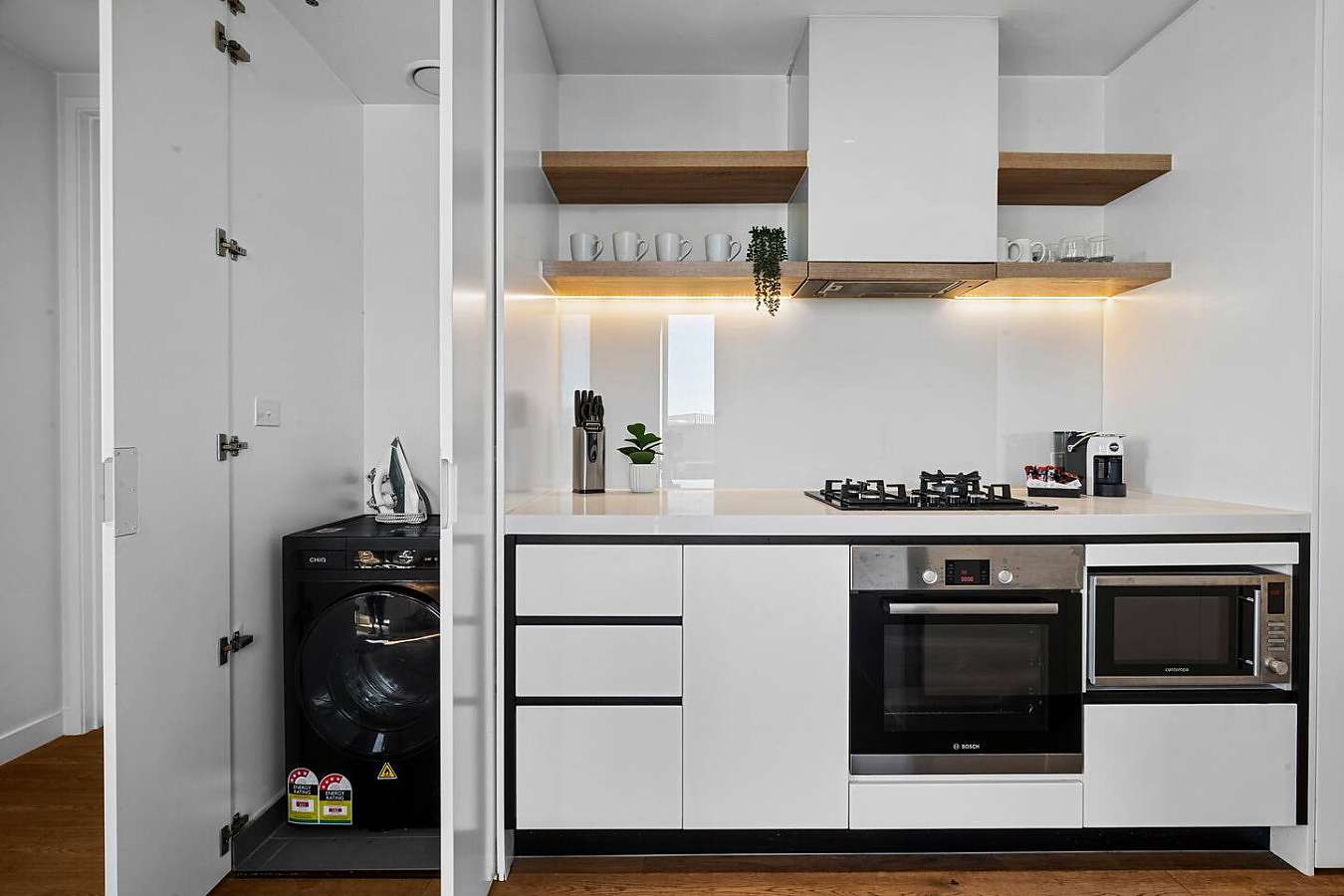 Actual Photos of a 2 Bed 1 Bath | Standard La Trobe Residences 551-Live-Luxe-Pty-Ltd-accomodation-8