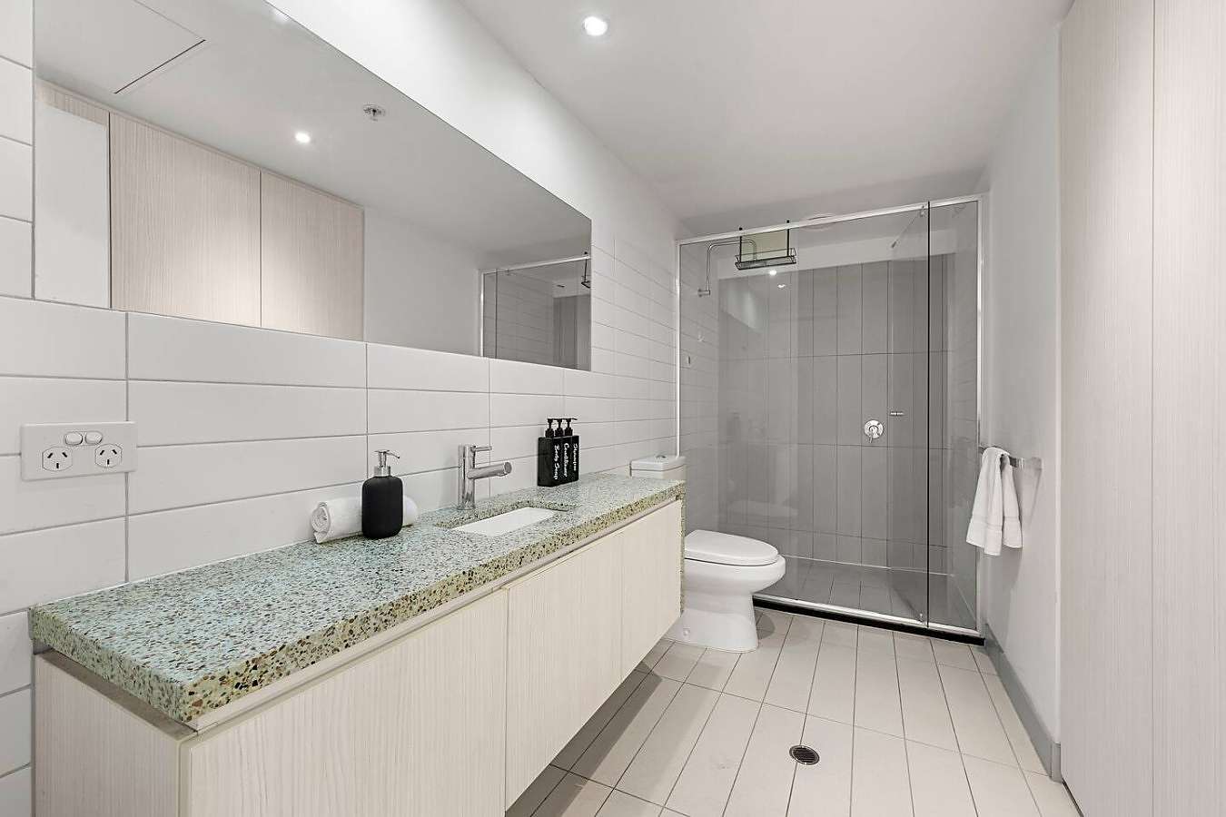 Actual Photos of a 2 Bed 2 Bath | Superior La Trobe Residences 551-Live-Luxe-Pty-Ltd-accomodation-8