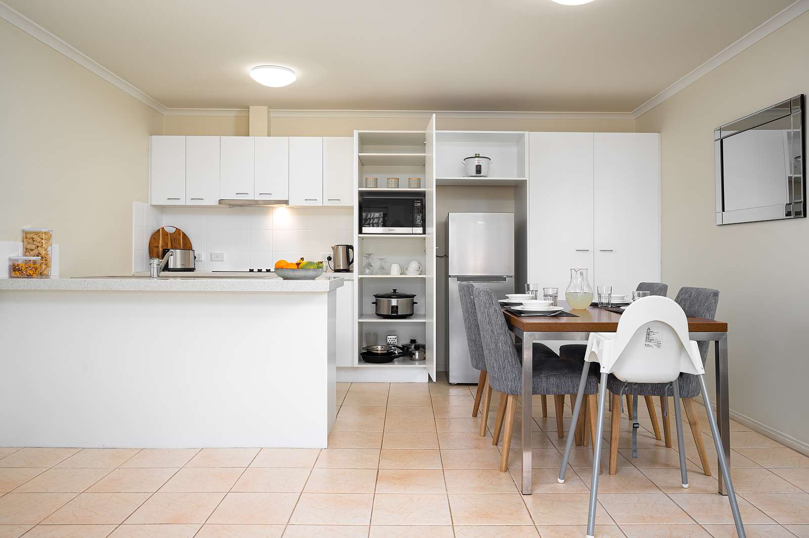 MainStay Suites Kew- -   Furnished Apartment