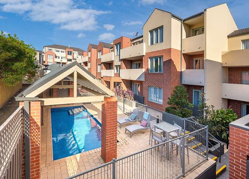 427-Kew-Junction-Residences-accomodation-31