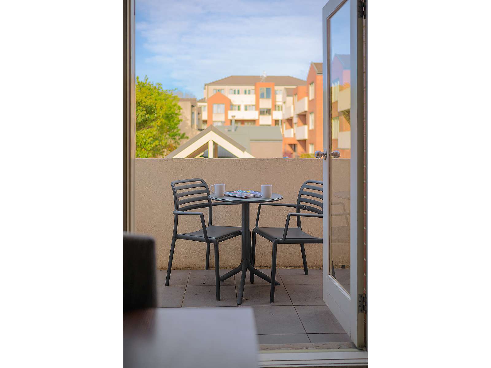 MainStay Suites Kew- -   Furnished Apartment