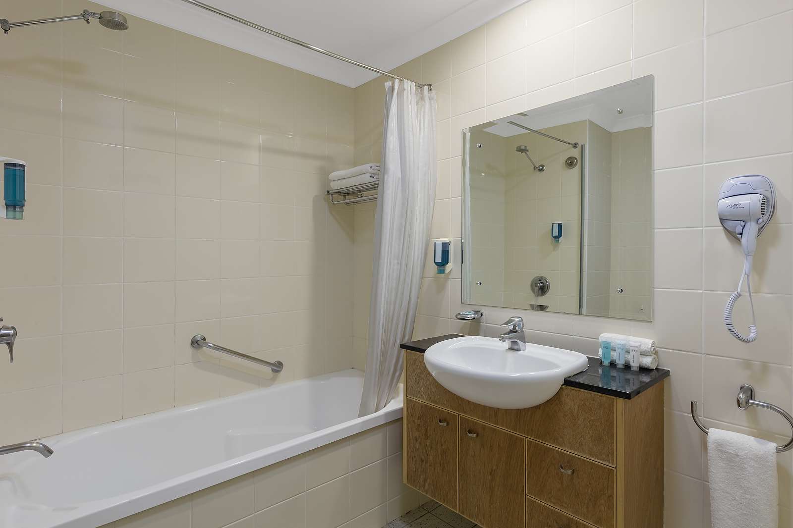 Actual Photos of a One Bedroom| King Nesuto Canberra Apartment Hotel 323-Waldorf-Apartment-Hotel-Canberra-Pty-Ltd-accomodation-82