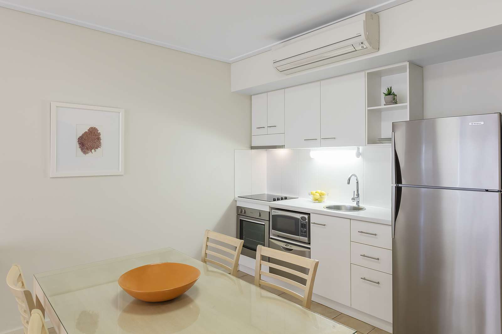 Actual Photos of a 1 Bedroom Apartment | King Nesuto Geraldton Apartment Hotel 220-Waldorf-Geraldton-Serviced-Apartments-accomodation-Geraldton