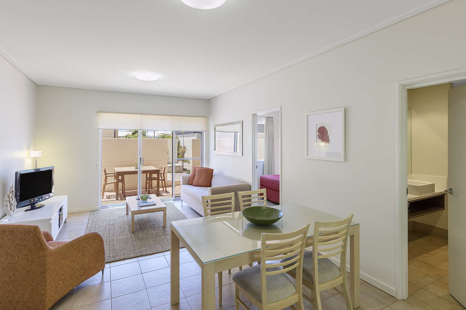 Actual Photos of a 1 Bedroom Apartment | King Nesuto Geraldton Apartment Hotel 220-Waldorf-Geraldton-Serviced-Apartments-accomodation-Geraldton