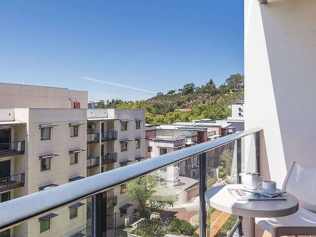 Actual Photos of a 2 Bedroom 1 Bathroom Nesuto Mounts Bay Perth 114-Mounts-Bay-Waters-Apartment-Hotel-Pty-Ltd-accomodation-258