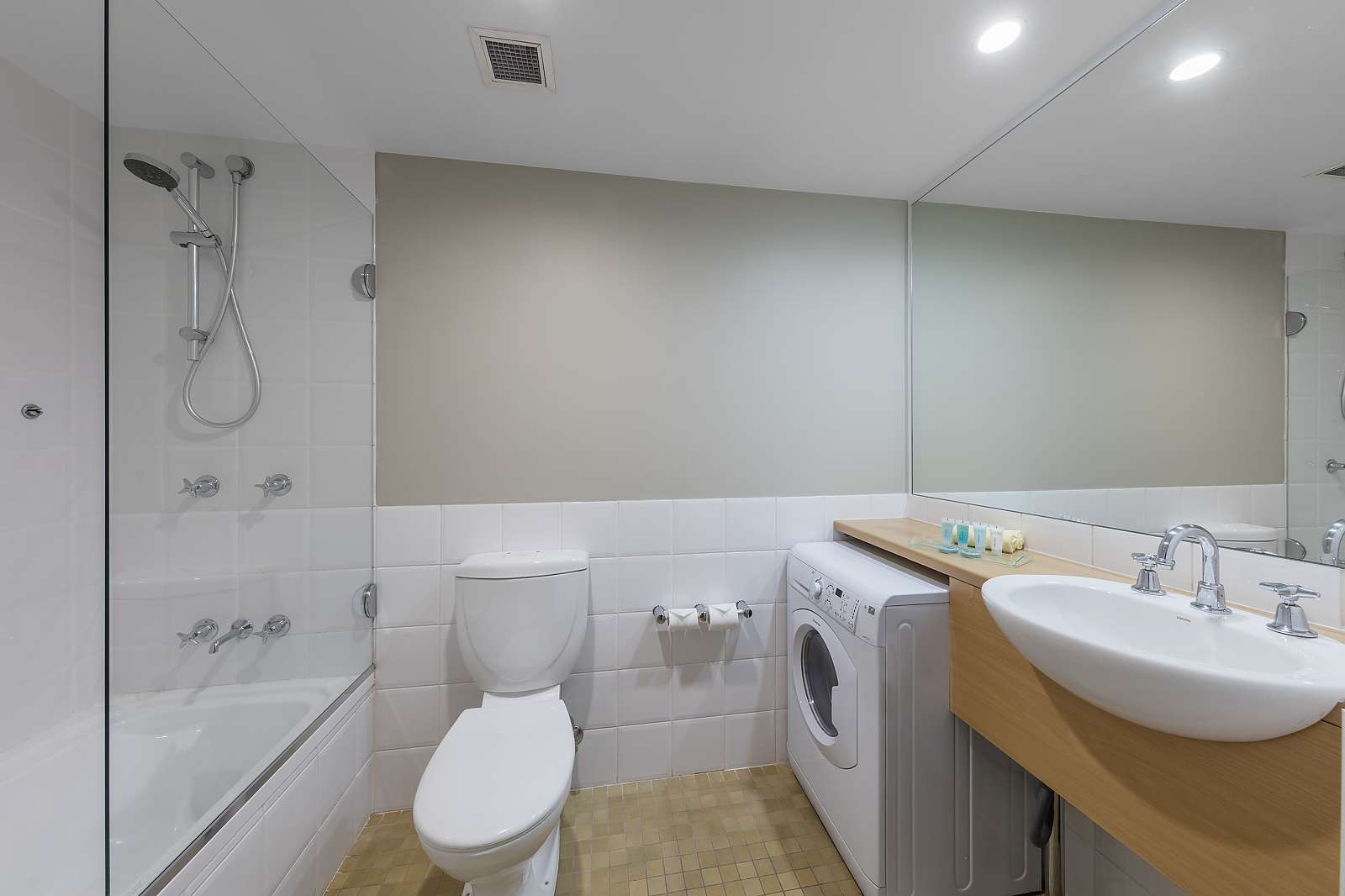 Actual Photos of a Studio | King Nesuto Parramatta Apartment Hotel 99-Parramatta-serviced-apartments-accomodation-263