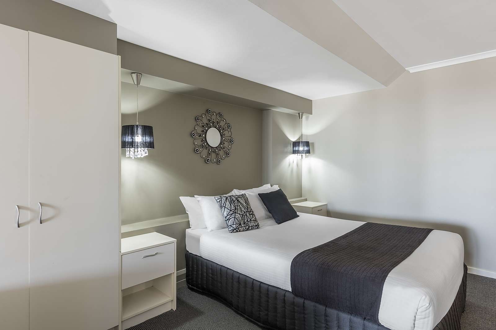 Actual Photos of a Studio Waterview | Queen Nesuto The Entrance Apartment Hotel 324-Waldorf-Apartments-The-Entrance-Pty-Ltd-accomodation-The-Entrance