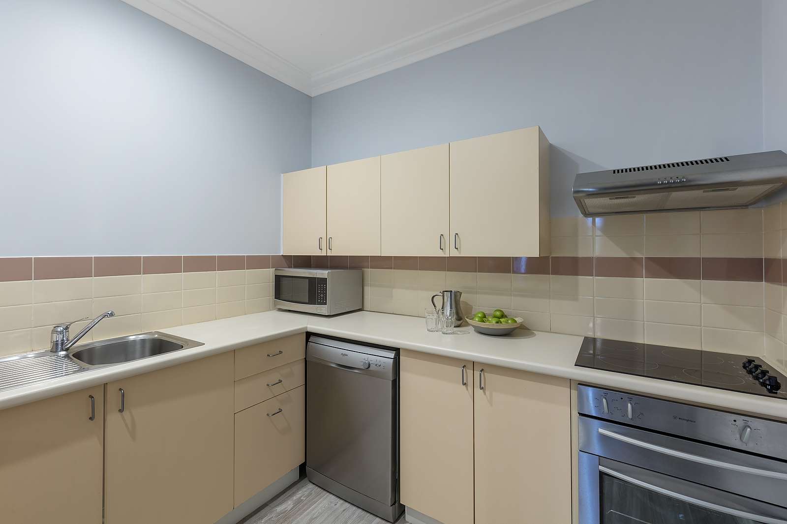 Actual Photos of a 2 Bedroom Apartment | Double Nesuto Woolloomooloo Sydney Apartment Hotel 322-Waldorf-Australia-Group-accomodation-192