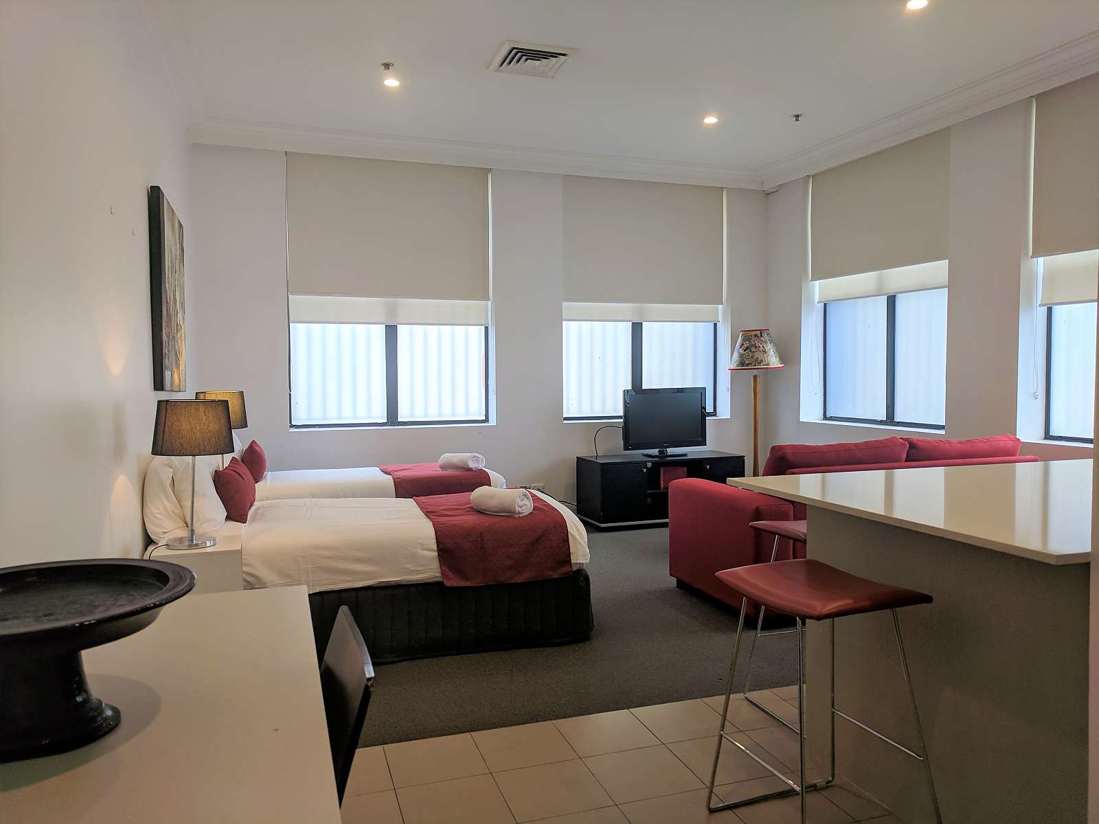 Actual Photos of a 1 Bedroom Apartment | King Nesuto Woolloomooloo Sydney Apartment Hotel 322-Waldorf-Australia-Group-accomodation-192