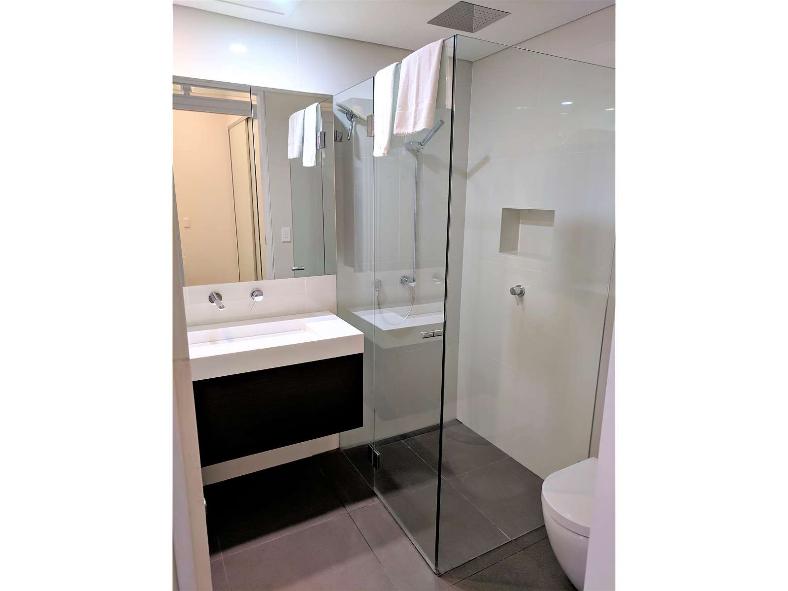 Actual Photos of a 1 Bedroom Apartment | King Nesuto Woolloomooloo Sydney Apartment Hotel 322-Waldorf-Australia-Group-accomodation-192