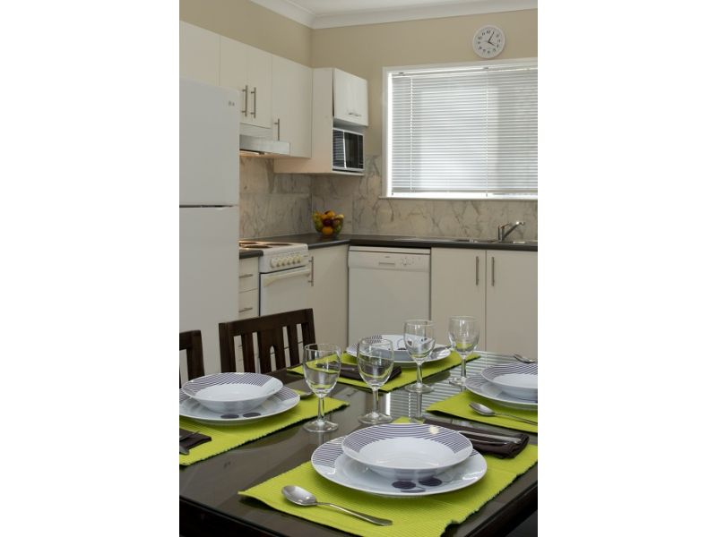 Actual Photos of a Two Bedroom Apartment Park Regis Anchorage 199-Park-Regis-Townsville-accomodation-250