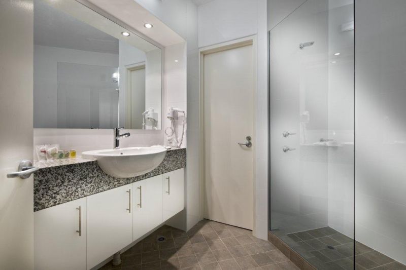 Actual Photos of a Executive Two Bedroom Queen Single Apartments Pier21 Apartment Hotel 93-Pier21-Apartment-Hotel-accomodation-North-Fremantle