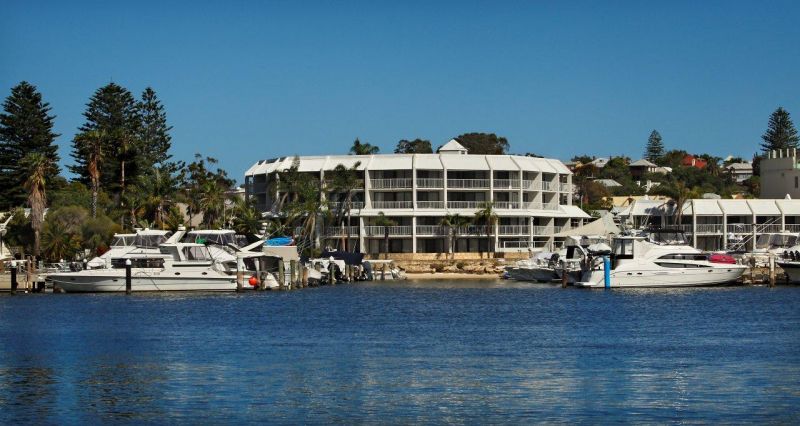 Actual Photos of a Executive Two Bedroom Queen Single Apartments Pier21 Apartment Hotel 93-Pier21-Apartment-Hotel-accomodation-North-Fremantle