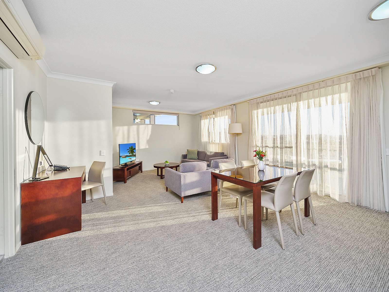 Quest Breakfast Creek Apartment Hotel -   Apartment