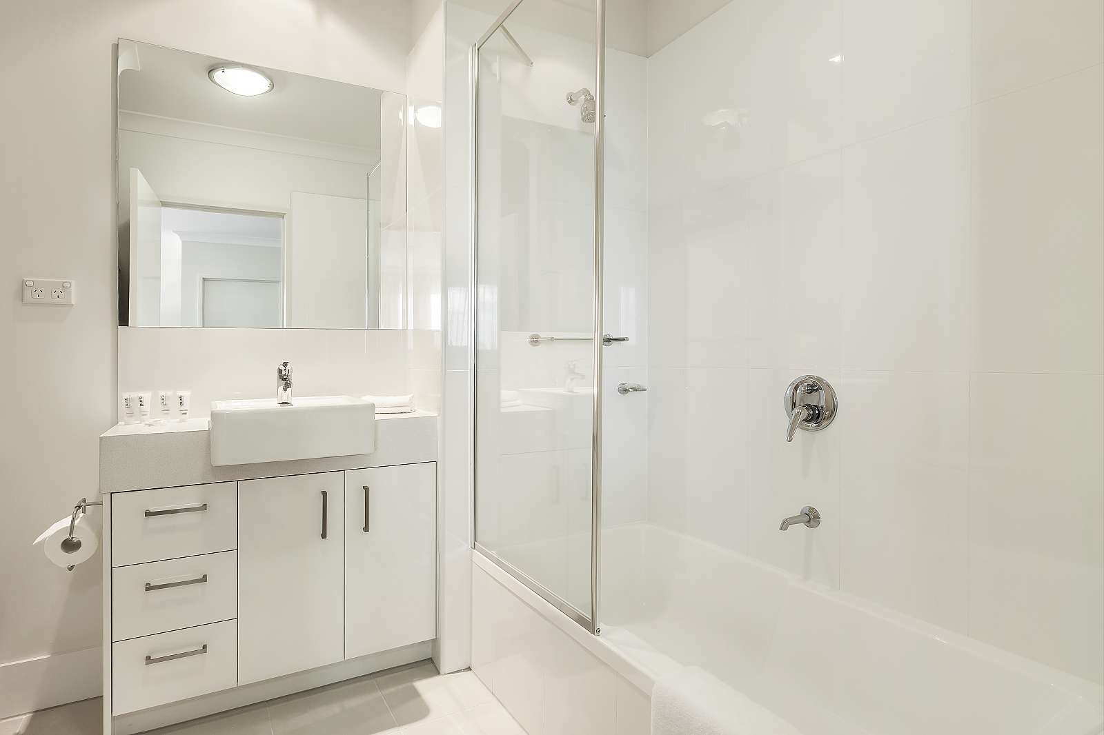 Actual Photos of a 3 Bedroom Apartment Quest Breakfast Creek Apartment Hotel 217-O'Reilly-Australia-Investments-Pty-Ltd-atf-T&J-O'Reilly-Family-Trust-accomodation-119