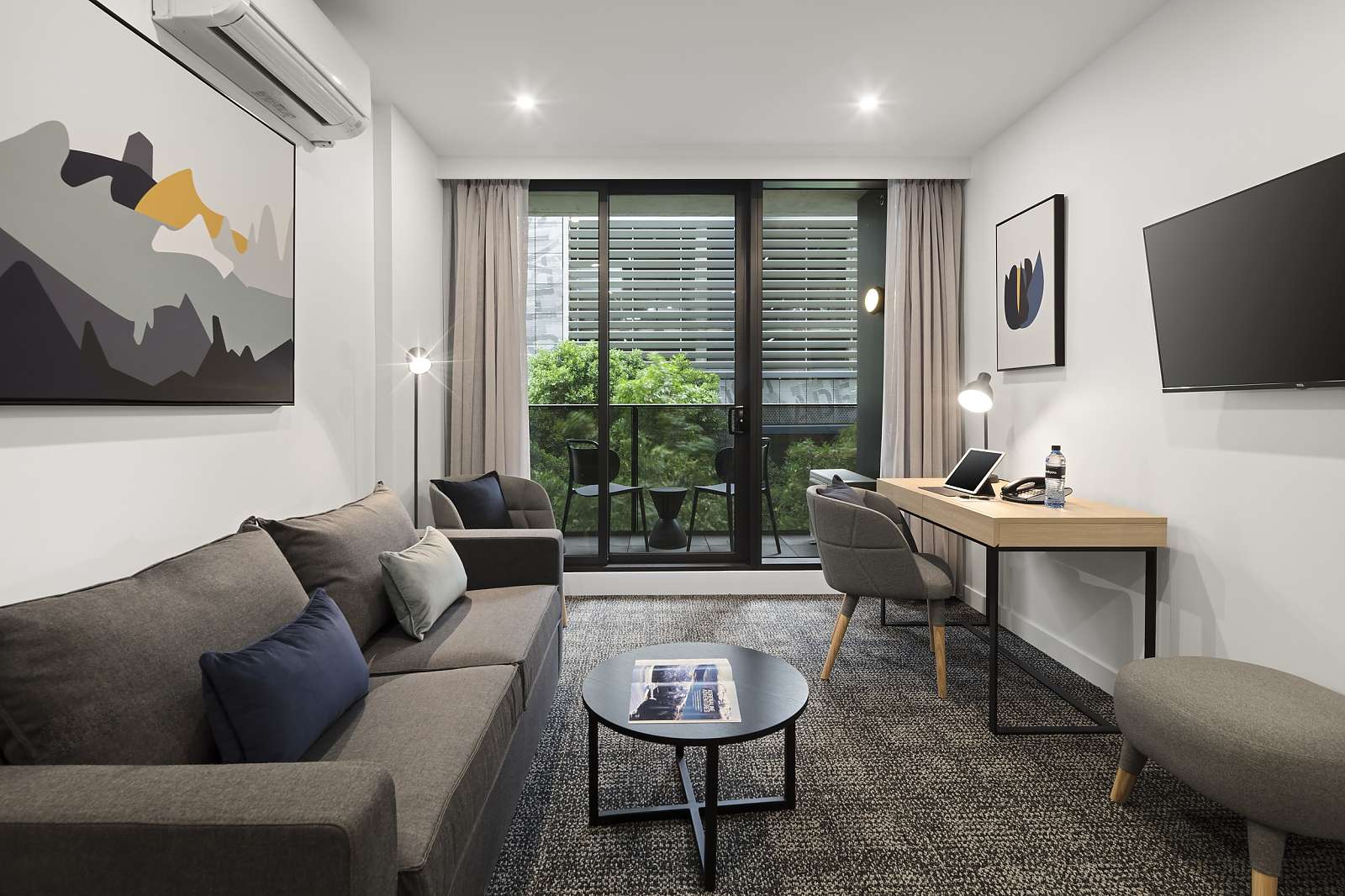 Actual Photos of a 1 Bedroom 1 Bathroom | Balcony Quest NewQuay Docklands 506-Quest-New-Quay-accomodation-8