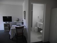 Actual Photos of a 2BR Exec River Residences 126-River-Park-Motor-Inn-&-Licensed-Restaurant-accomodation-